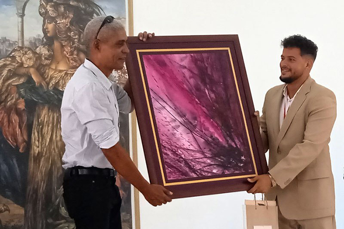 Concurso lírico y otras noticias culturales de Holguín