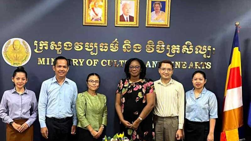 Proponen a Bienal de La Habana como puente cultural entre Cuba y Cambodia