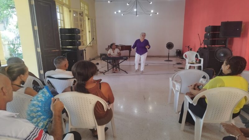 Prosigue en la Casa del Alba Cultural de La Habana taller de narración oral para adultos