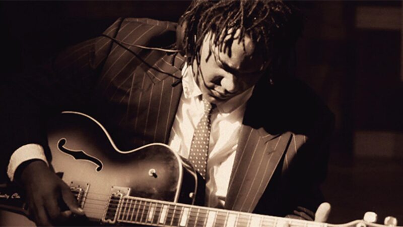 Julio Montoro y Alma Latina en Media hora con su intérprete