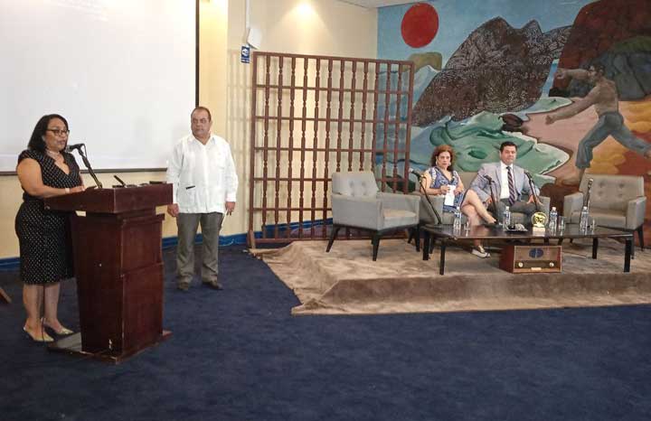 Sesiona en La Habana evento Radiomorfosis Cuba 2024