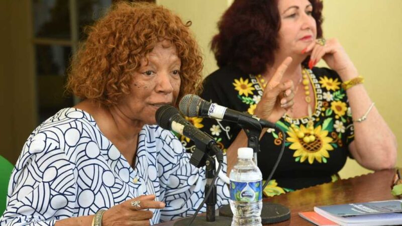 Insiste Nancy Morejón en la necesidad de defender lo cubano