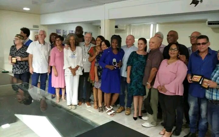 Reconocen a trabajadores de la Radio Cubana