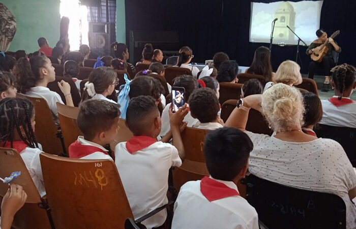 Promueven tradición y formación musical del tres y el laúd en Sancti Spíritus