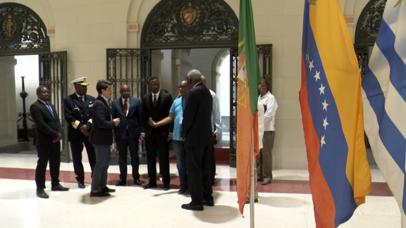 Recibe Esteban Lazo a presidente del Consejo Nacional de Namibia