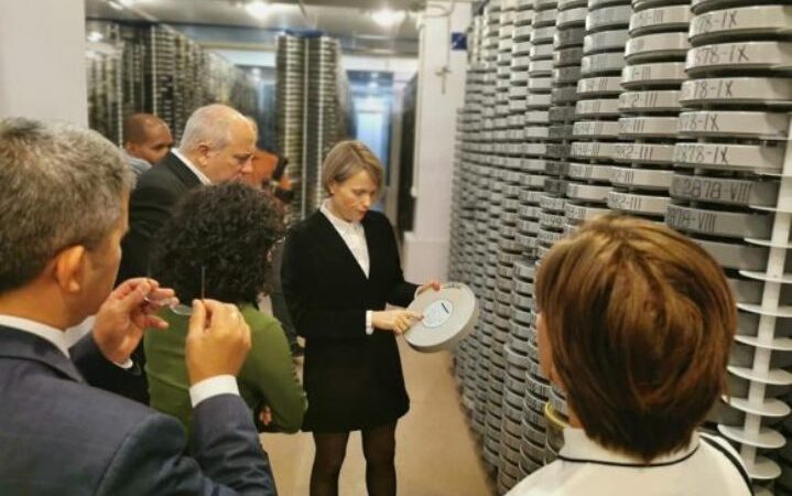 Recorre delegación cubana instalaciones del Fondo Fílmico de Rusia