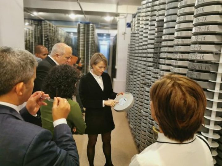 Recorre delegación cubana instalaciones del Fondo Fílmico de Rusia