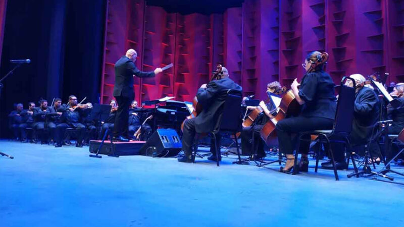 Músicos cubanos y dominicanos cantan y encantan en Sinfonía Caribeña