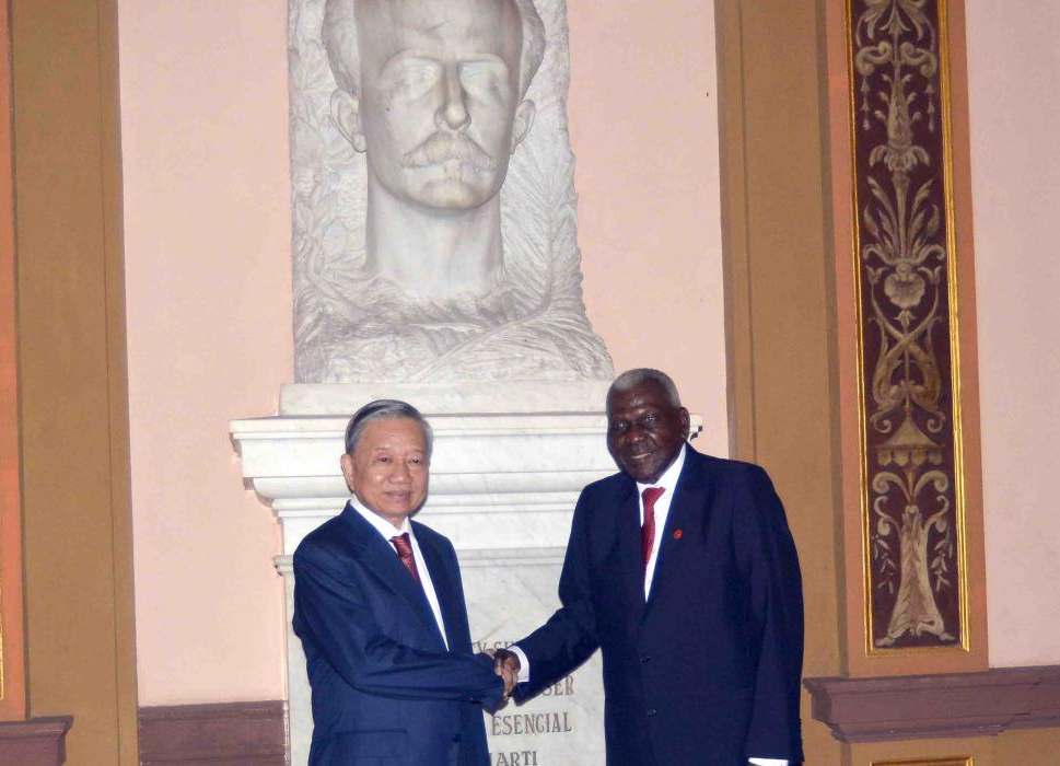 Intercambió presidente de la Asamblea Nacional del Poder Popular con presidente de Vietnam