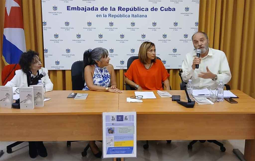 Poeta cubana-italiana presenta libro en Embajada de su país en Roma