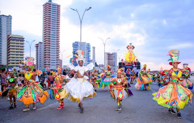 En noviembre la capital cubana se viste de carnaval