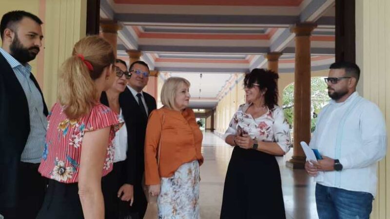 Delegación serbia visita Universidad de Ciencias Médicas de La Habana