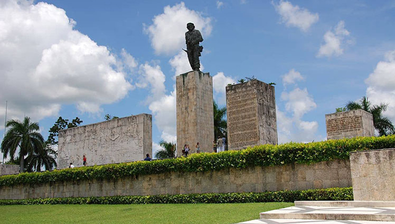 Cita en Enciclopedia, monumento al Che en Santa Clara