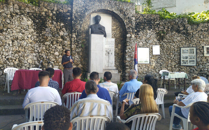 Rinde Coloquio martiano homenaje a Armando Hart Dávalos