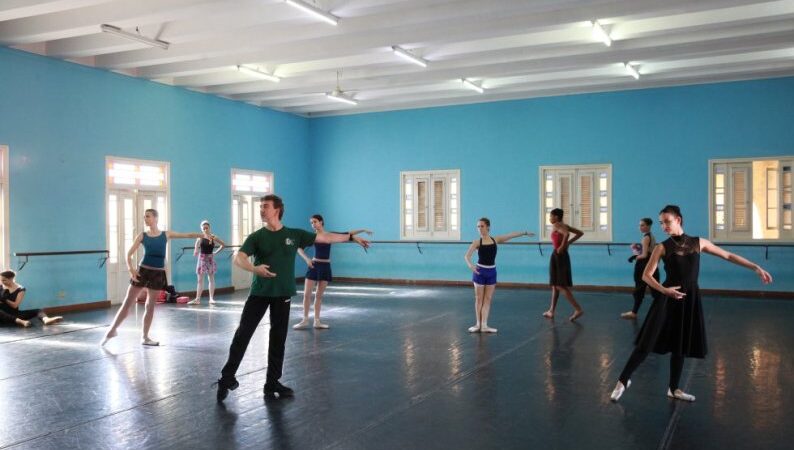 Homenajeará Ballet Nacional de Cuba al maestro argentino Julio Bocca
