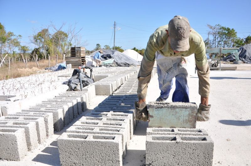 Gobierno cubano subsidiará materiales de construcción a afectados por huracán Oscar