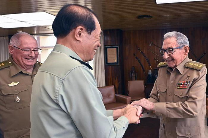 Recibió Raúl a Vicepresidente de Comisión Militar Central de China