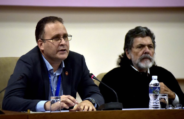Debaten sobre la colonización cultural en Asamblea Nacional del Poder Popular