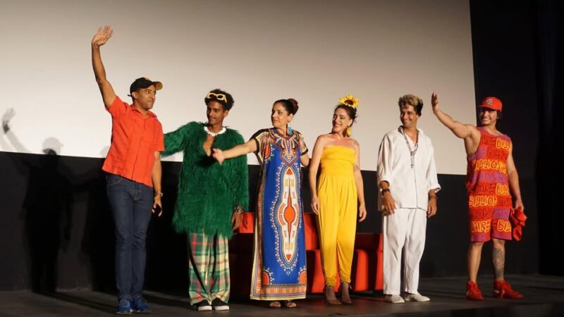 Farándula: una caricia al intelecto y el espíritu juveniles