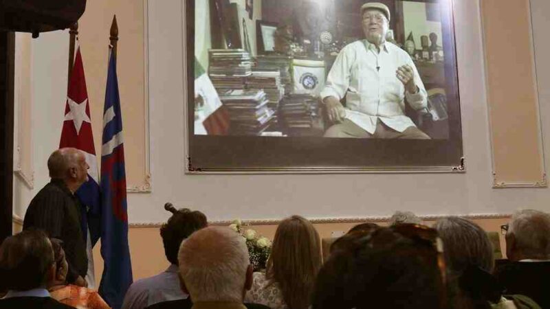 Sepultan a destacado periodista cubano en Santa Clara, su ciudad natal