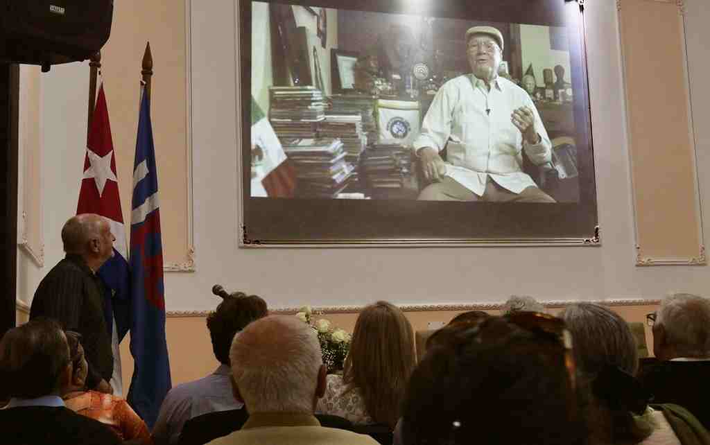 Sepultan a destacado periodista cubano en Santa Clara, su ciudad natal