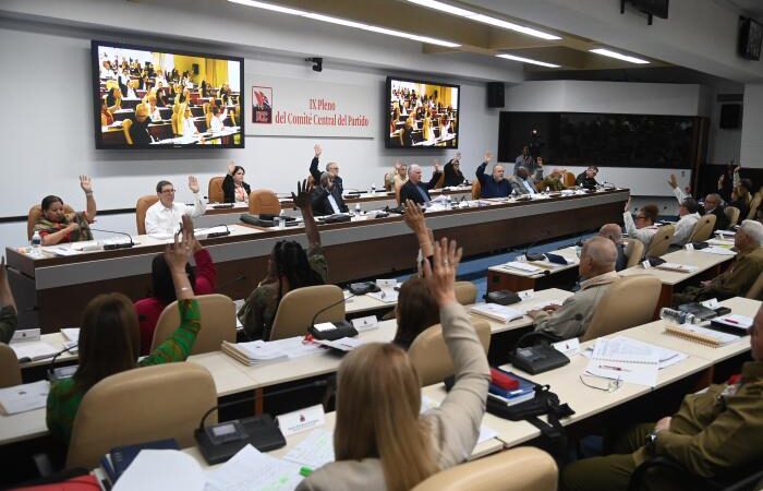 Sesiona IX Pleno del Comité Central del Partido Comunista de Cuba