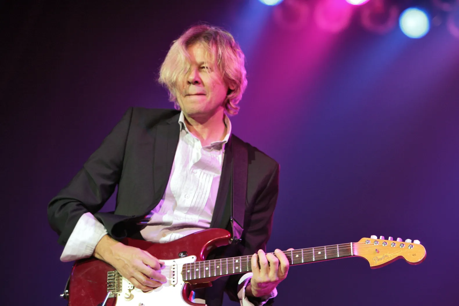 Media hora con su intérprete, y el guitarrista de jazz estadounidense Jeff Golub