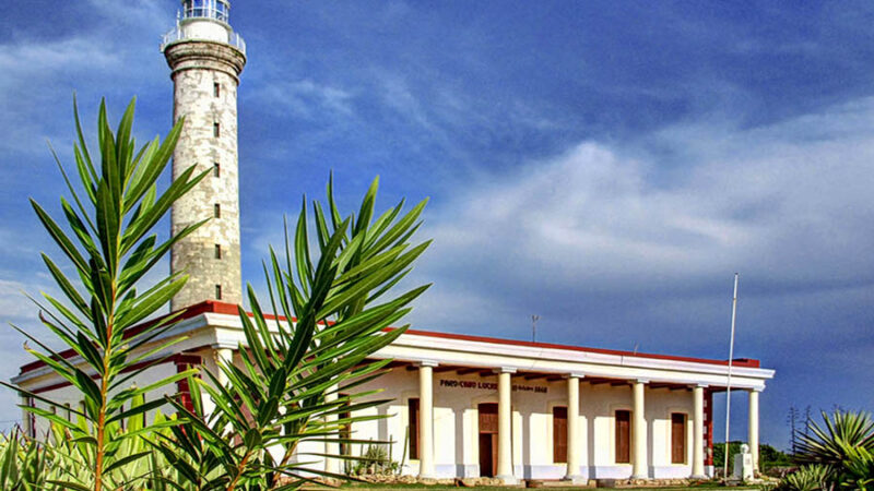 Gotas del saber y el faro de Punta Lucrecia