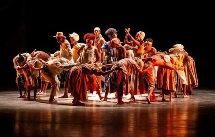 Premios Villanueva a los mejores espectáculos teatrales y danzarios del 2024