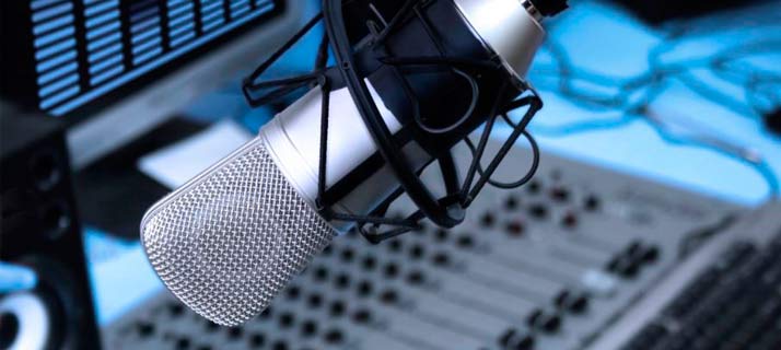 Desde Radio Enciclopedia el saludo al pueblo cubano