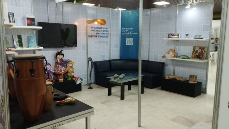 Artesanos del Fondo Cubano de Bienes Culturales exponen prácticas en la Feria Innovación para el Desarrollo