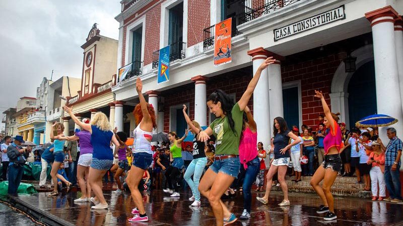 Romerías de Mayo: promover las industrias culturales en favor del arte joven