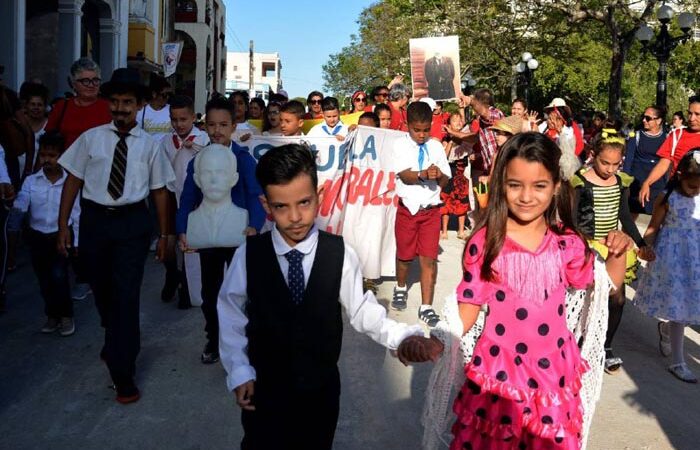 Desfile martiano honra a José Martí en toda Cuba