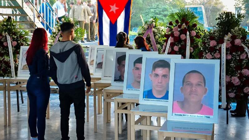 Rinde tributo pueblo holguinero a combatientes caídos en el cumplimiento del deber