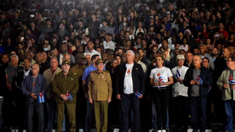 Encabezan Raúl Castro y Díaz-Canel Marcha de las Antorchas