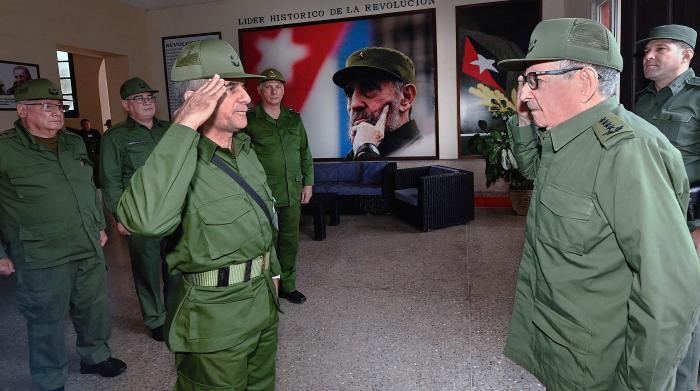 Raúl y Díaz-Canel visitaron el Puesto de Mando del Ejército Occidental