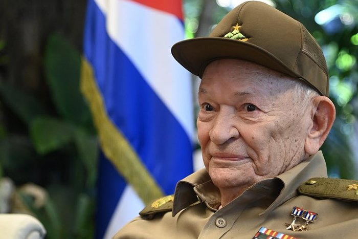 Celebra Díaz-Canel cumpleaños 97 del Comandante Guillermo García