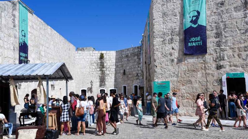«Isabel bajo la lluvia eterna» en Feria del Libro de La Habana