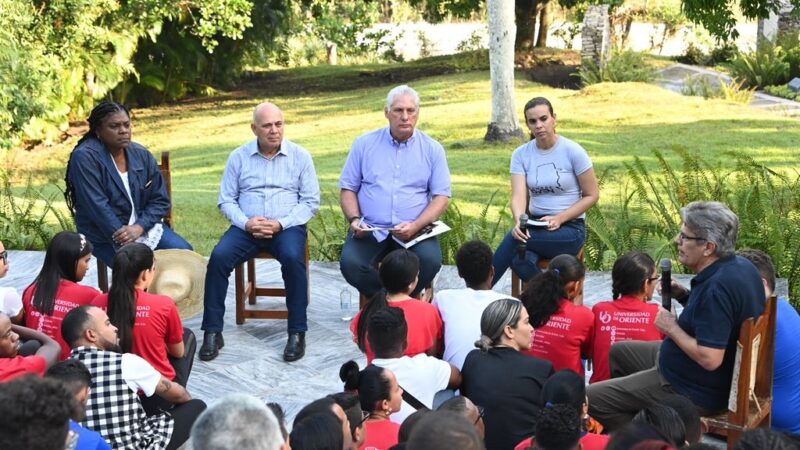 Díaz-Canel y jóvenes cubanos siguen ruta histórica de San Lorenzo