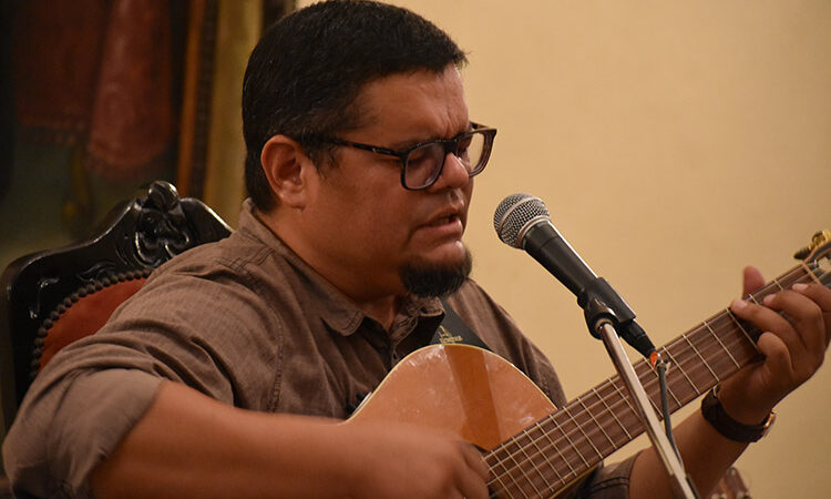 Reportan en estado crítico al popular trovador cubano Eduardo Sosa