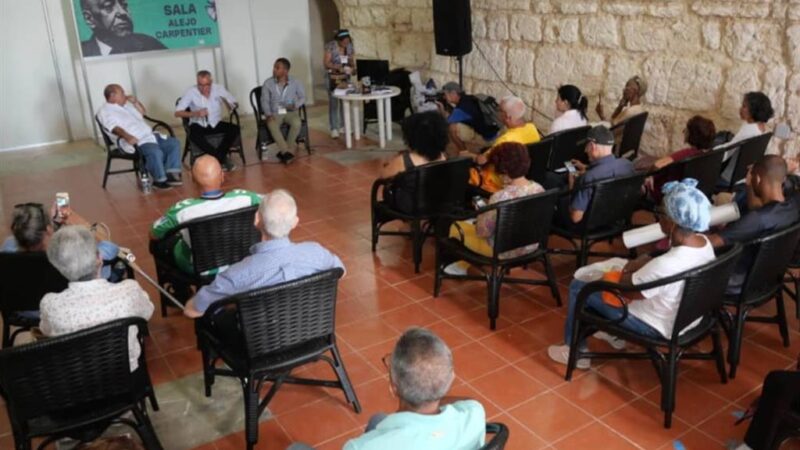 La Habana y sus personajes desde los relatos de Ciro Bianchi en la feria del libro