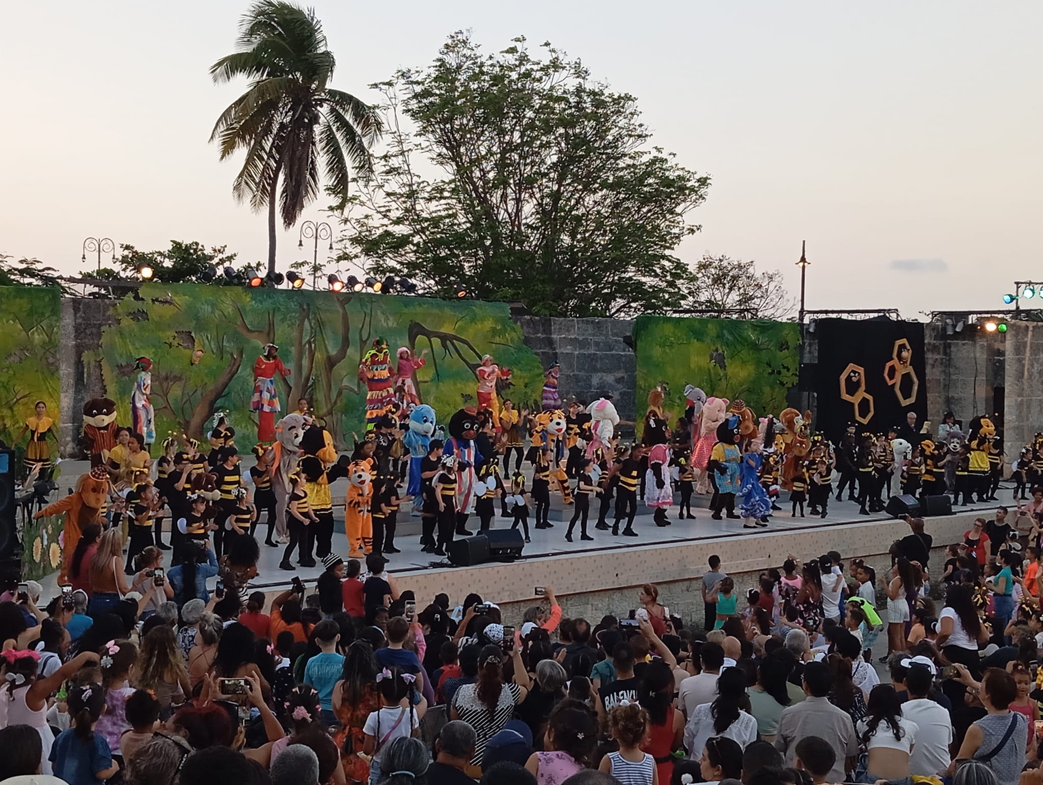 Celebra La Colmenita sus 35 años en Anfiteatro de La Habana