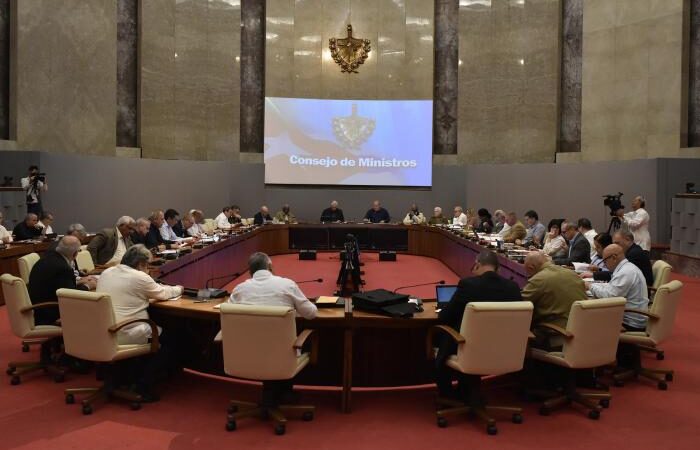 Aprueban el Programa de Gobierno para corregir distorsiones y reimpulsar la economía en 2025