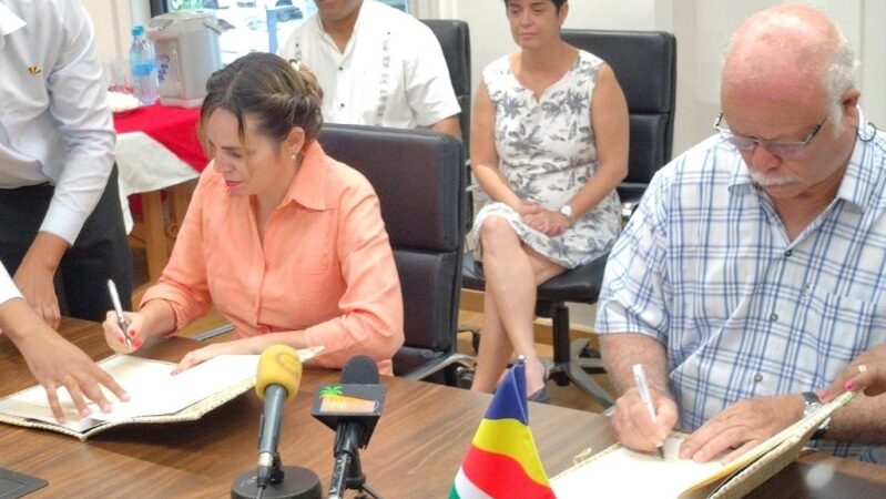 Cuba y Seychelles impulsan cooperación entre sus bibliotecas