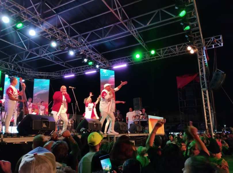 Con música de los Van Van concluye el IX Festival de la Salsa en Cuba