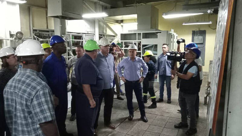 Recorre Díaz-Canel centros económicos y sociales en Cienfuegos