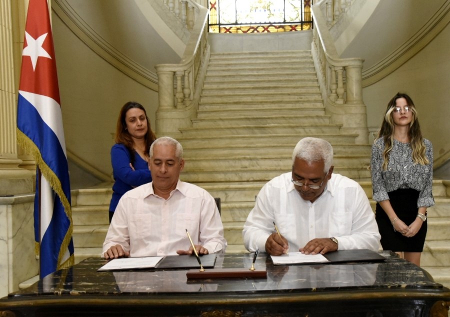 Traspasa Cancillería al Ministerio de Justicia legalización de documentos en Cuba