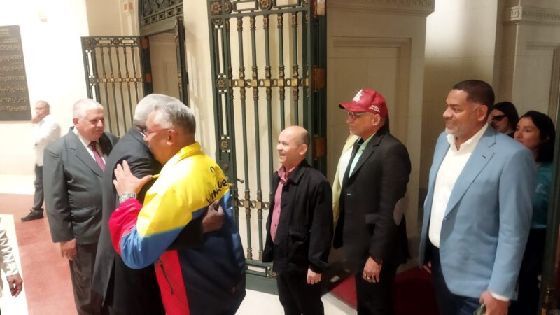 Recibe presidente del Parlamento cubano a delegación parlamentaria de Venezuela