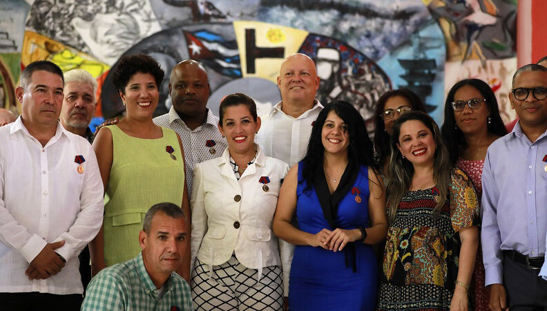 Otorgan distinción Félix Elmusa en ocasión del Día de la Prensa Cubana