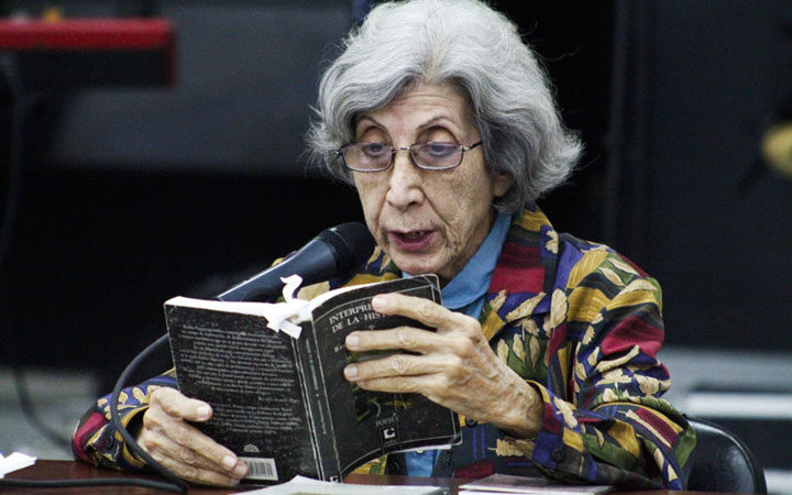 Jubileo literario dedicado a Basilia Papastamatíu